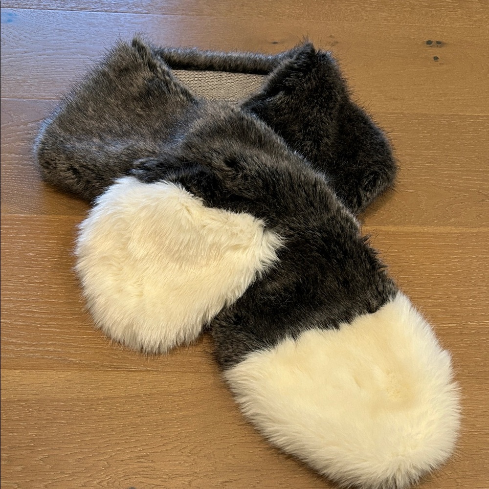 Laundry By Shelli Segal Black and White Faux Fur Scarf